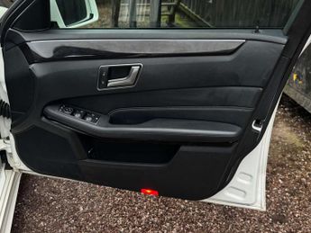 MERCEDES-BENZ E-CLASS 3.0 E350 AMG Sport Bluetec Auto 4dr