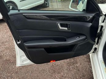 MERCEDES-BENZ E-CLASS 3.0 E350 AMG Sport Bluetec Auto 4dr