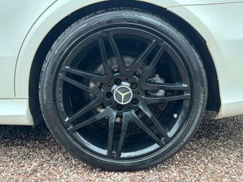 MERCEDES-BENZ E-CLASS 3.0 E350 AMG Sport Bluetec Auto 4dr
