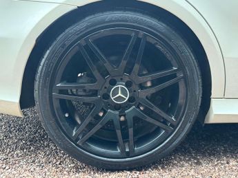 MERCEDES-BENZ E-CLASS 3.0 E350 AMG Sport Bluetec Auto 4dr