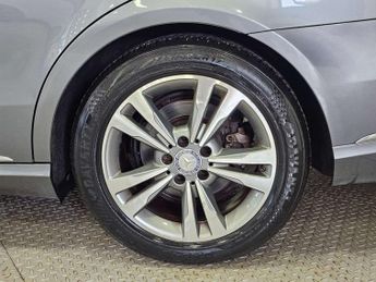 MERCEDES-BENZ E-CLASS 2.1 E220 SE Bluetec Auto 4dr