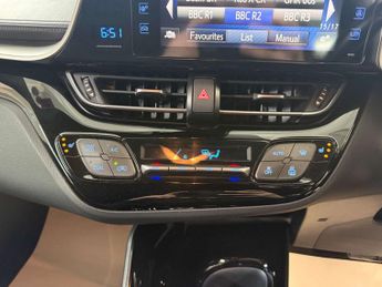 TOYOTA C-HR 1.8 C-HR Design HEV CVT 5dr