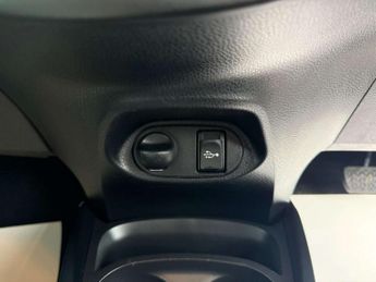 TOYOTA YARIS 1.5 Yaris Icon Tech VVT-i HEV CVT 5dr