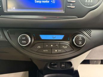 TOYOTA YARIS 1.5 Yaris Icon Tech VVT-i HEV CVT 5dr