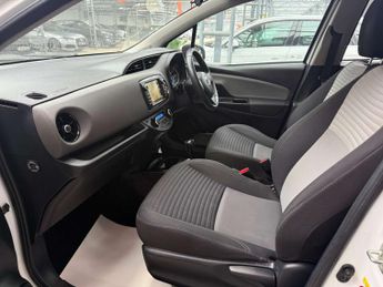 TOYOTA YARIS 1.5 Yaris Icon Tech VVT-i HEV CVT 5dr