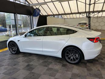 TESLA MODEL 3 Model 3 Long Range AWD 4WD 4dr