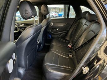 MERCEDES-BENZ GLC 2.0 GLC 250 AMG Line Premium+ 4Matic Auto 4WD 5dr