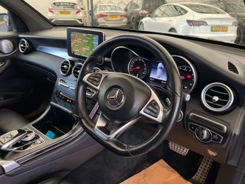 MERCEDES-BENZ GLC 2.0 GLC 250 AMG Line Premium+ 4Matic Auto 4WD 5dr