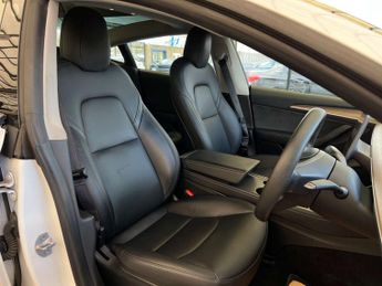 TESLA MODEL 3 Model 3 Long Range AWD 4WD 4dr