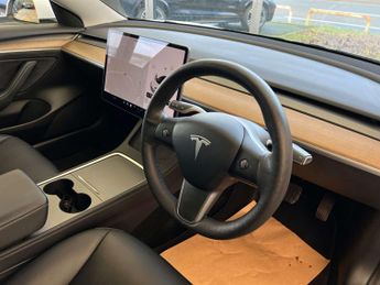 TESLA MODEL 3 Model 3 Long Range AWD 4WD 4dr