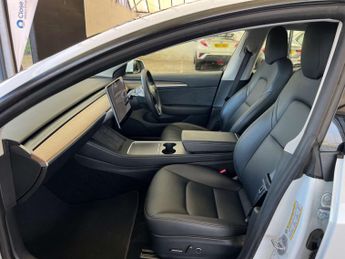 TESLA MODEL 3 Model 3 Long Range AWD 4WD 4dr