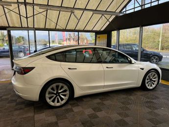 TESLA MODEL 3 Model 3 Long Range AWD 4WD 4dr