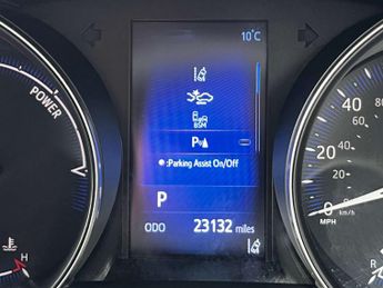 TOYOTA C-HR 1.8 C-HR-Dynamic HEV CVT 5dr