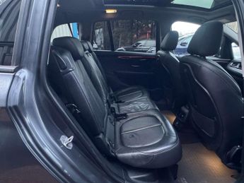 BMW 2 SERIES 2.0 220D Sport Auto 5dr