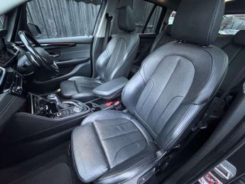 BMW 2 SERIES 2.0 220D Sport Auto 5dr