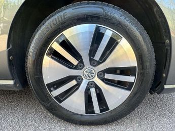 VOLKSWAGEN GOLF e-Golf 5dr