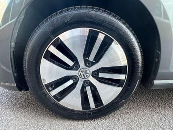 VOLKSWAGEN GOLF e-Golf 5dr