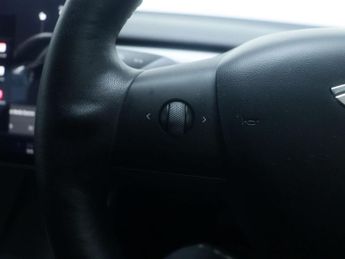 TESLA MODEL 3 Model 3 Standard Range + 4dr