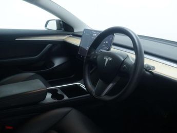 TESLA MODEL 3 Model 3 Standard Range + 4dr