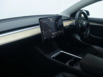 TESLA MODEL 3 Model 3 Standard Range + 4dr