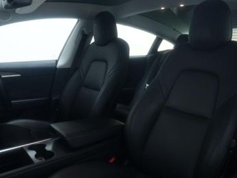 TESLA MODEL 3 Model 3 Standard Range + 4dr