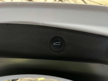 TESLA MODEL 3 Model 3 Long Range AWD 4WD 4dr