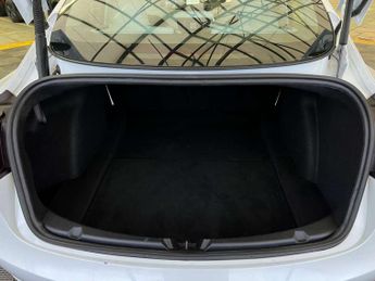 TESLA MODEL 3 Model 3 Long Range AWD 4WD 4dr