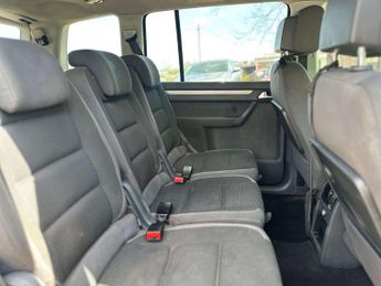 VOLKSWAGEN TOURAN 1.6 Touran SE BlueMotion Technology TDI Semi-Auto 5dr