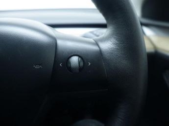 TESLA MODEL Y Model Y Long Range AWD 4WD 5dr