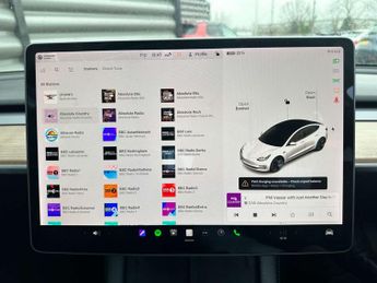 TESLA MODEL 3 Model 3 Standard Range + 4dr