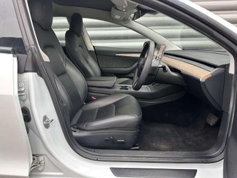 TESLA MODEL 3 Model 3 Standard Range + 4dr