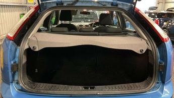 FORD FOCUS 1.6 Focus Titanium 100 Auto 5dr