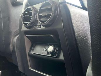 Land Rover DISCOVERY 3.0 Discovery SDV6 Le Landmark Auto 4WD 5dr