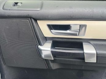 Land Rover DISCOVERY 3.0 Discovery SDV6 Le Landmark Auto 4WD 5dr