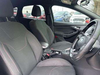 FORD FOCUS 1.5 Fiesta ST-Line Auto 5dr