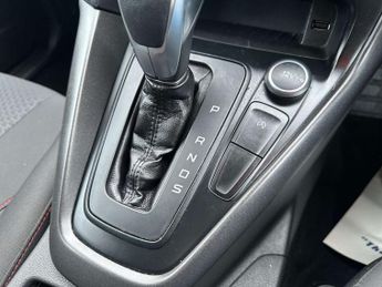 FORD FOCUS 1.5 Fiesta ST-Line Auto 5dr