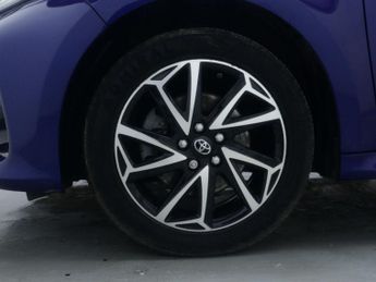 TOYOTA YARIS 1.5 Yaris Design HEV CVT 5dr