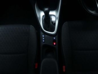 TOYOTA YARIS 1.5 Yaris Design HEV CVT 5dr