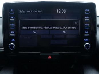 TOYOTA YARIS 1.5 Yaris Design HEV CVT 5dr