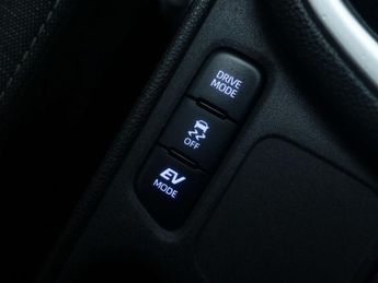 TOYOTA YARIS 1.5 Yaris Design HEV CVT 5dr