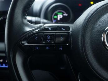 TOYOTA YARIS 1.5 Yaris Design HEV CVT 5dr