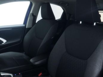 TOYOTA YARIS 1.5 Yaris Design HEV CVT 5dr