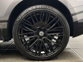 Land Rover RANGE ROVER VELAR 2.0 Range Rover Velar R-Dynamic SE D240 Auto 4WD 5dr