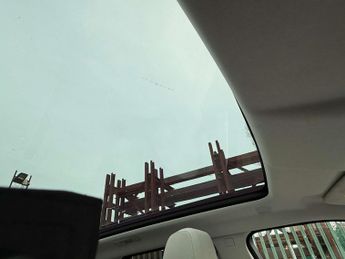 Land Rover RANGE ROVER EVOQUE 2.0 TD4 SE Tech SUV 5dr Diesel Auto 4WD Euro 6 (s/s) (180 ps) 8.