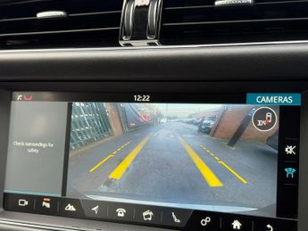 Jaguar XF 2.0d Portfolio Sportbrake 5dr Diesel Auto AWD Euro 6 (s/s) (240 