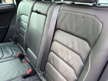 Volkswagen TIGUAN 2.0 TDI BlueMotion Tech R-Line SUV 5dr Diesel DSG 4Motion Euro 6