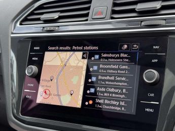 Volkswagen TIGUAN 2.0 TDI BlueMotion Tech R-Line SUV 5dr Diesel DSG 4Motion Euro 6