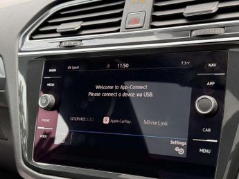 Volkswagen TIGUAN 2.0 TDI BlueMotion Tech R-Line SUV 5dr Diesel DSG 4Motion Euro 6