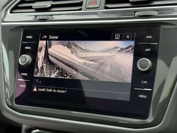 Volkswagen TIGUAN 2.0 TDI BlueMotion Tech R-Line SUV 5dr Diesel DSG 4Motion Euro 6