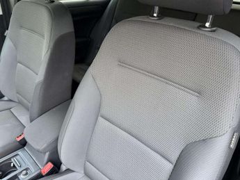 Volkswagen E-GOLF 35.8kWh e-Golf Hatchback 5dr Electric Auto (136 ps)